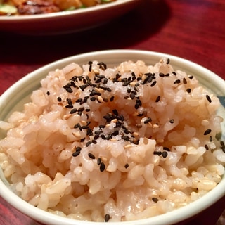 土鍋でもっちり♡美味しい玄米と雑穀の混ぜご飯！
